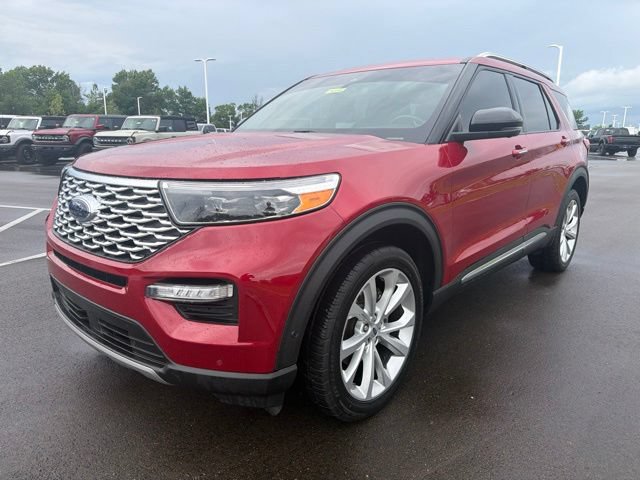 Certified 2022 Ford Explorer Platinum w/ Equipment Group 601A AWD/4WD image 2