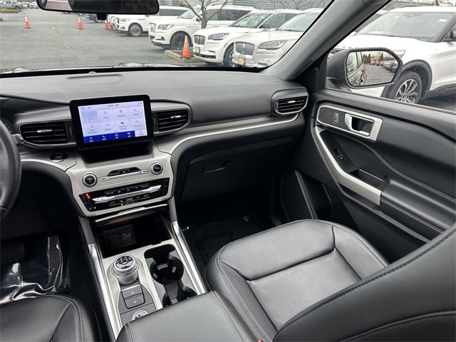 Certified 2022 Ford Explorer XLT w/ Equipment Group 202A image 17