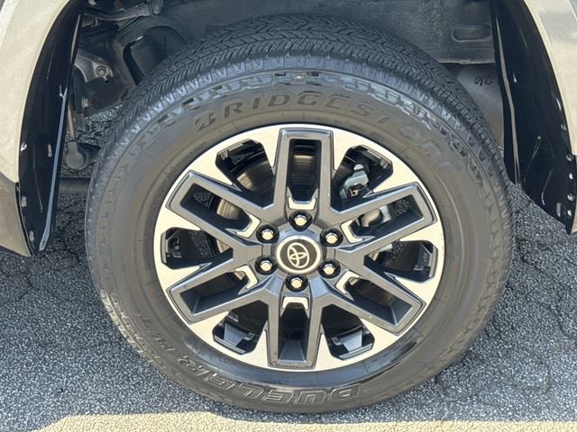 Used 2022 Toyota Tundra Limited AWD/4WD image 19