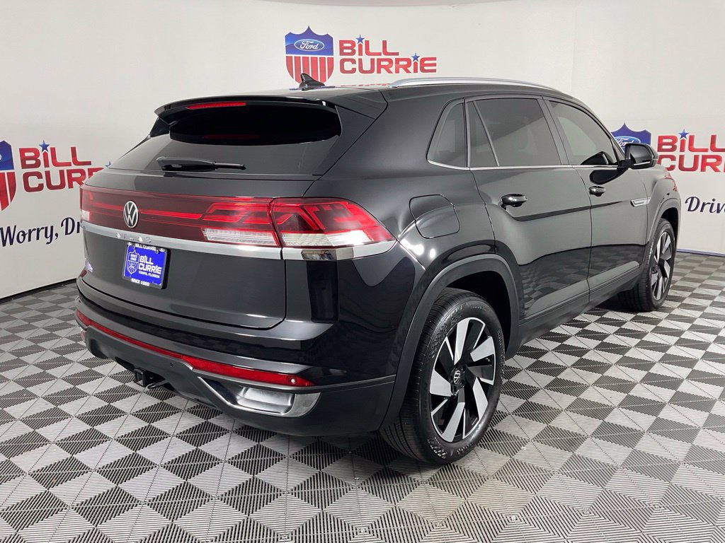 Used 2024 Volkswagen Atlas Cross Sport SE FWD image 3