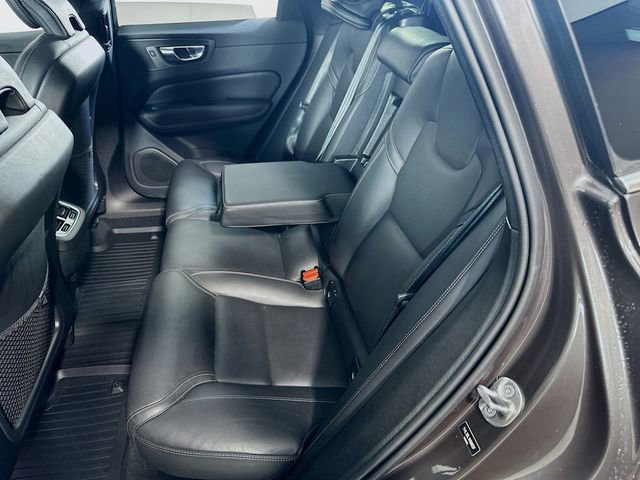Used 2022 Volvo XC60 B5 Inscription w/ Climate Package image 17