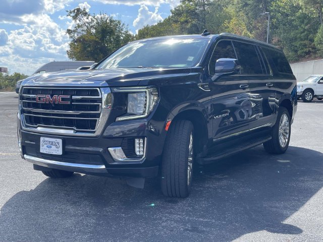 Used 2023 GMC Yukon XL SLT w/ SLT Premium Package RWD image 8