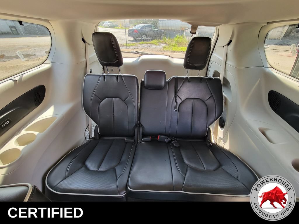 Used 2023 Chrysler Pacifica Limited FWD image 17