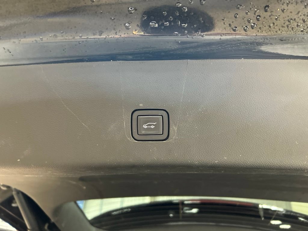 Used 2023 Chevrolet Traverse LT w/ LPO, Floor Liner Package AWD/4WD image 29