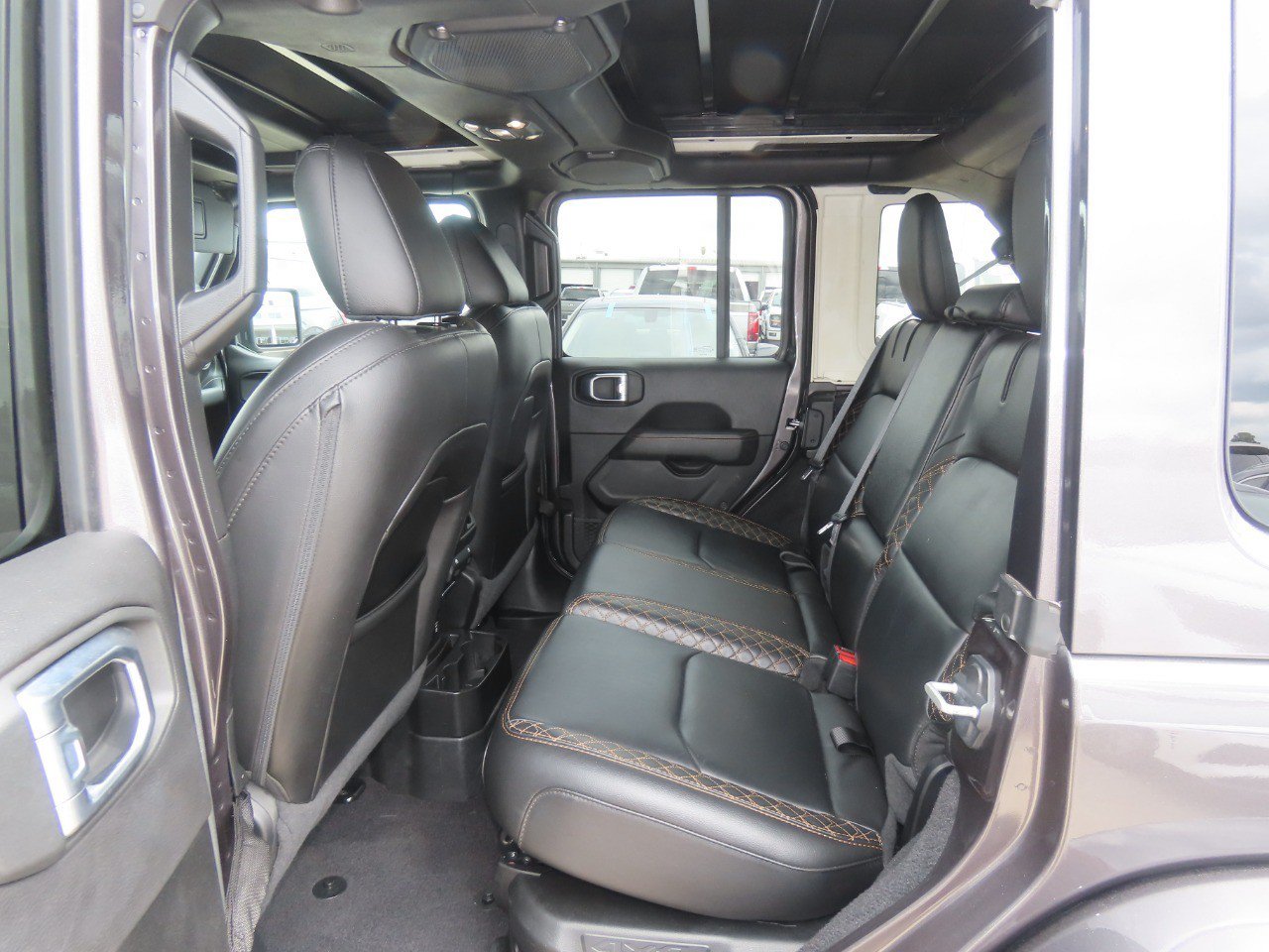 Used 2021 Jeep Wrangler Unlimited Sahara AWD/4WD image 20