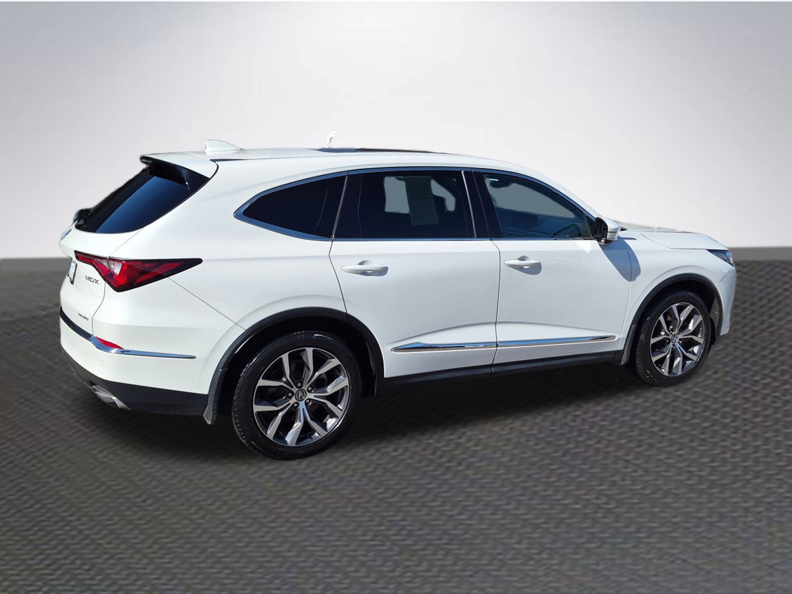 Used 2023 Acura MDX SH-AWD w/ Technology Package image 4