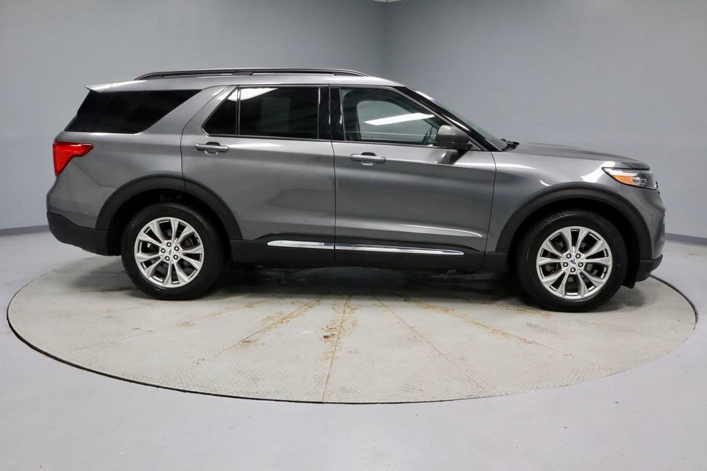 Certified 2023 Ford Explorer XLT w/ Equipment Group 202A AWD/4WD image 13