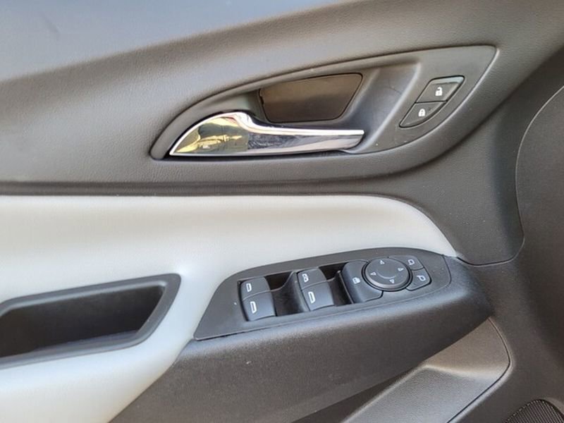 Used 2022 Chevrolet Equinox LS FWD image 27