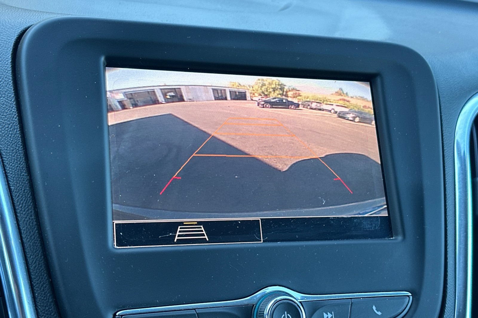 Used 2022 Chevrolet Equinox LT FWD image 18