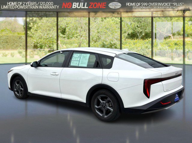 Used 2025 Kia K4 FWD image 3