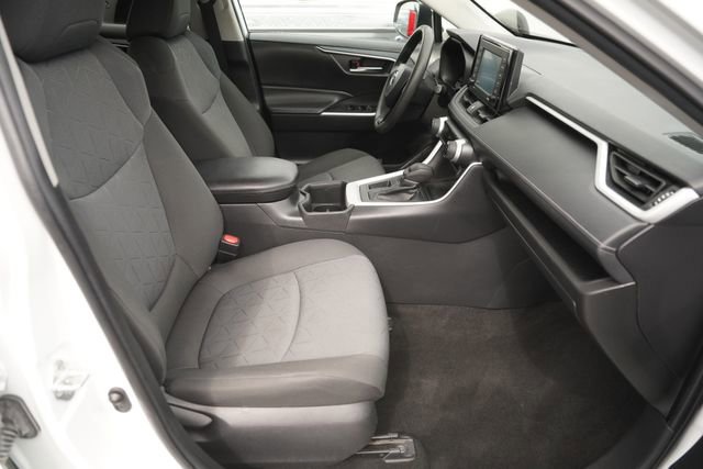 Used 2022 Toyota RAV4 XLE FWD image 18