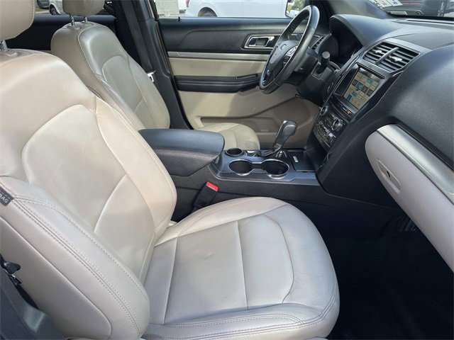 Certified 2018 Ford Explorer XLT w/ Equipment Group 202A image 35