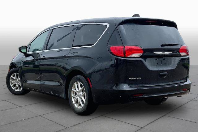 Used 2023 Chrysler Voyager LX FWD image 12
