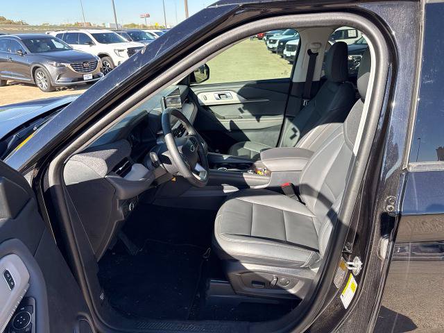 Certified 2025 Ford Explorer Active w/ Active Comfort Package RWD image 19