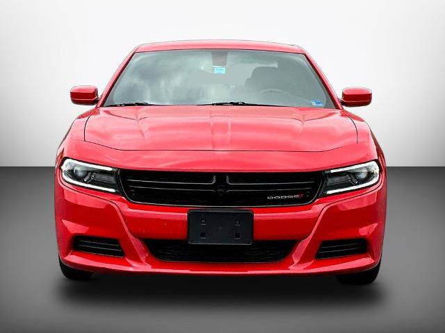 Used 2022 Dodge Charger SXT RWD image 2