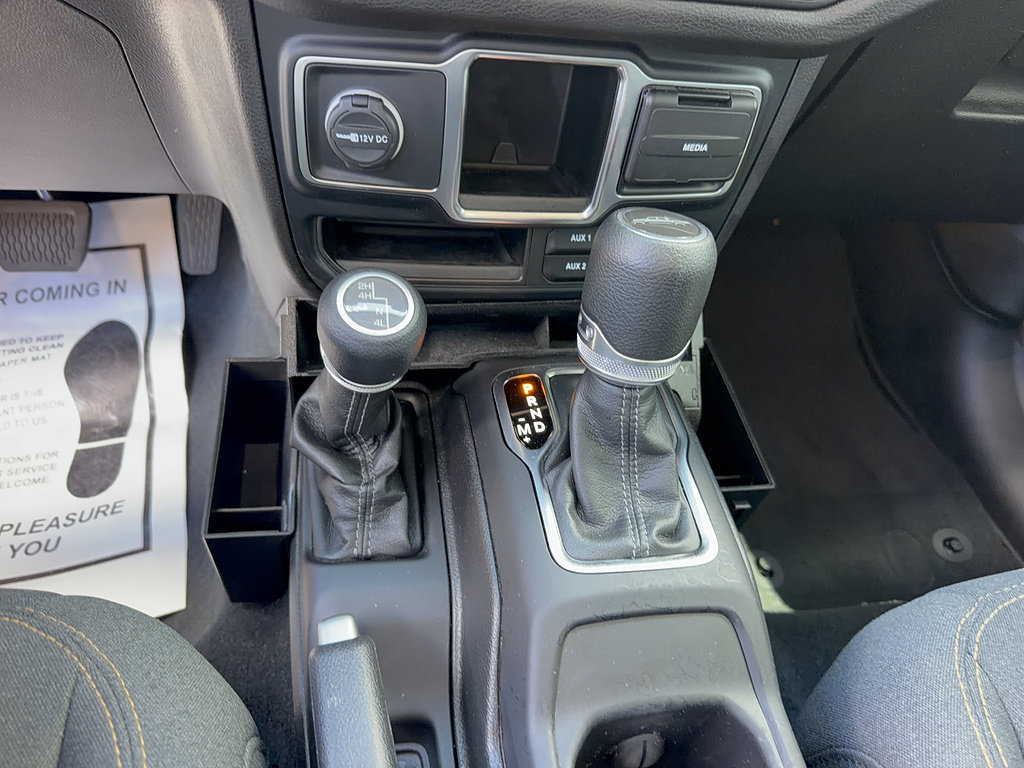 Used 2024 Jeep Gladiator Sport AWD/4WD image 19