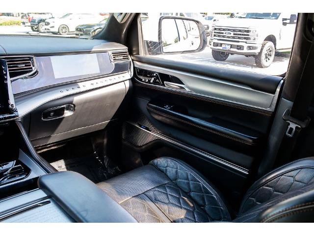 Used 2022 Jeep Grand Wagoneer Series III w/ Rear Seat Video Group 1 AWD/4WD image 16