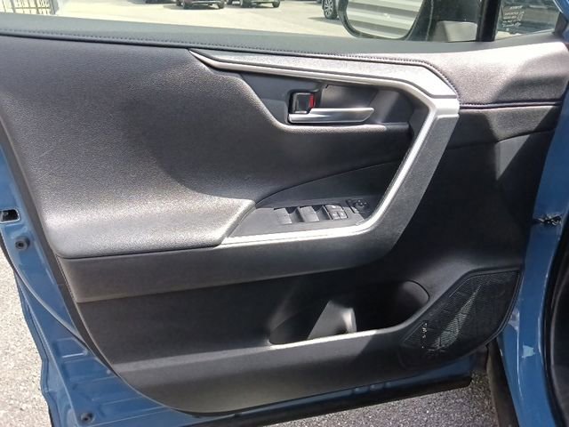 Used 2023 Toyota RAV4 XSE AWD/4WD image 11