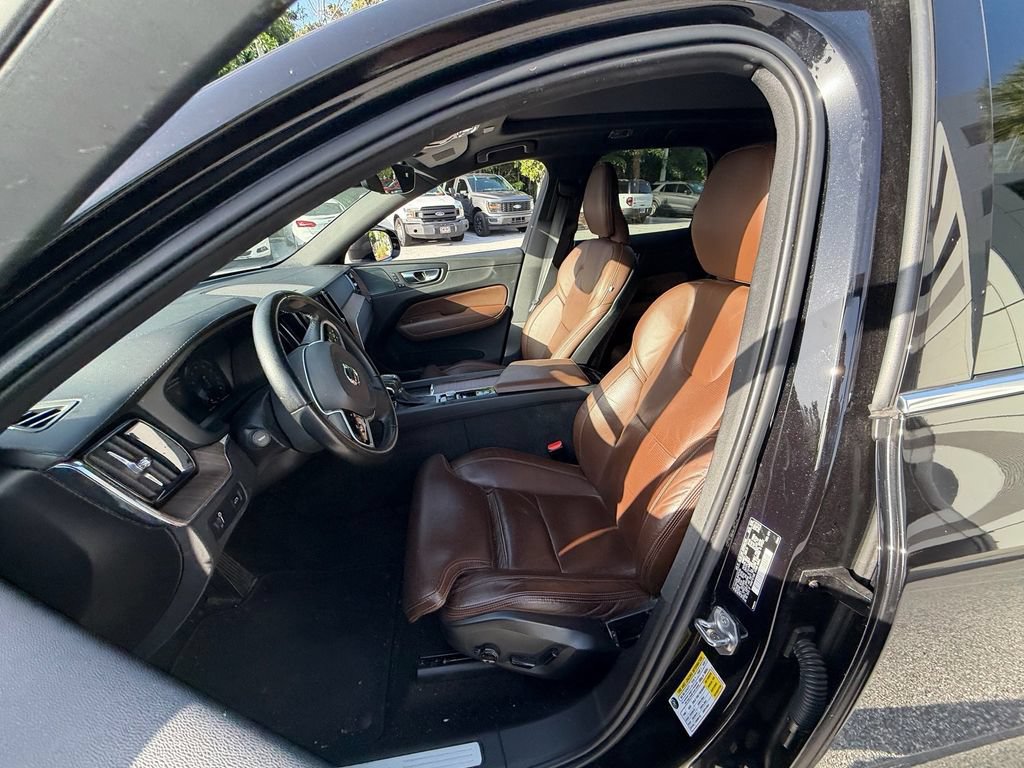 Used 2021 Volvo XC60 T6 Inscription AWD/4WD image 9