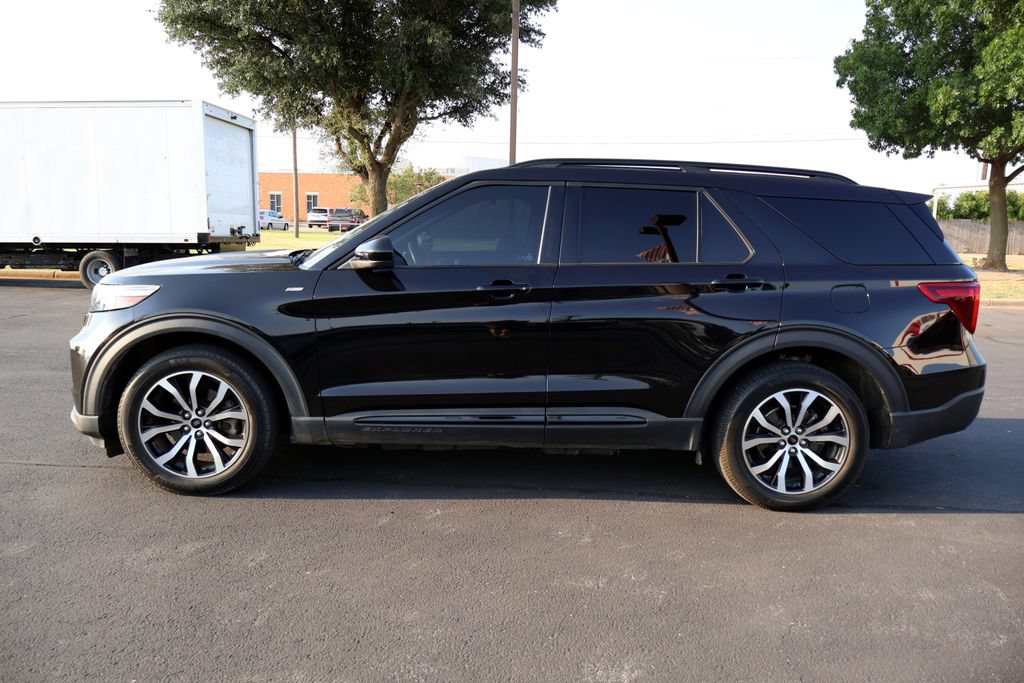 Certified 2022 Ford Explorer ST-Line w/ Class IV Trailer Tow Package RWD image 2