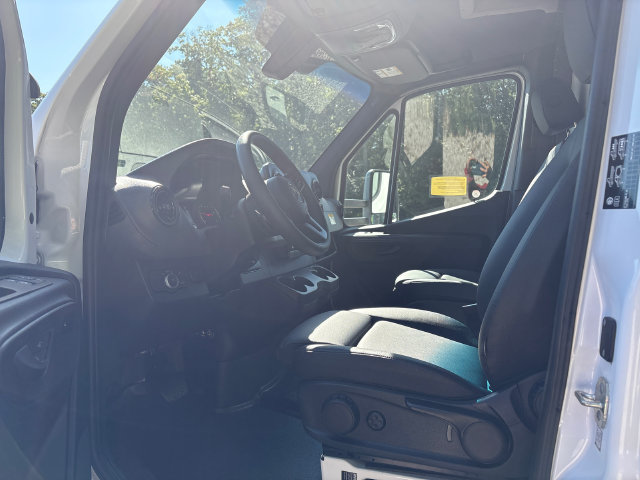 Used 2024 Mercedes-Benz Sprinter 3500 image 23