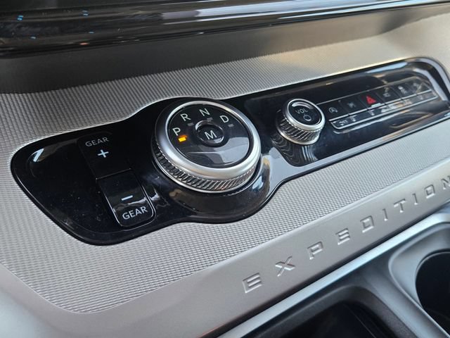 Certified 2025 Ford Expedition Active AWD/4WD image 24