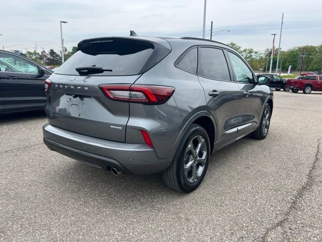 Certified 2024 Ford Escape ST-Line w/ Tech Pack #1 AWD/4WD image 4