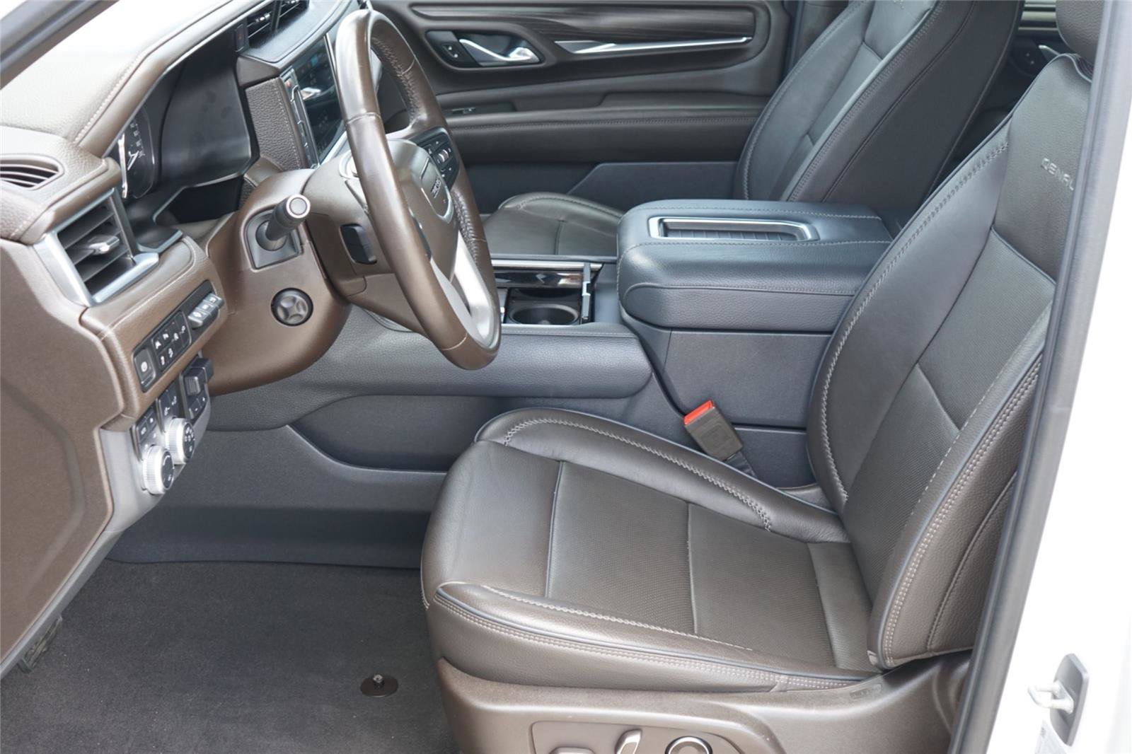 Used 2021 GMC Yukon Denali w/ Denali Ultimate Package AWD/4WD image 10
