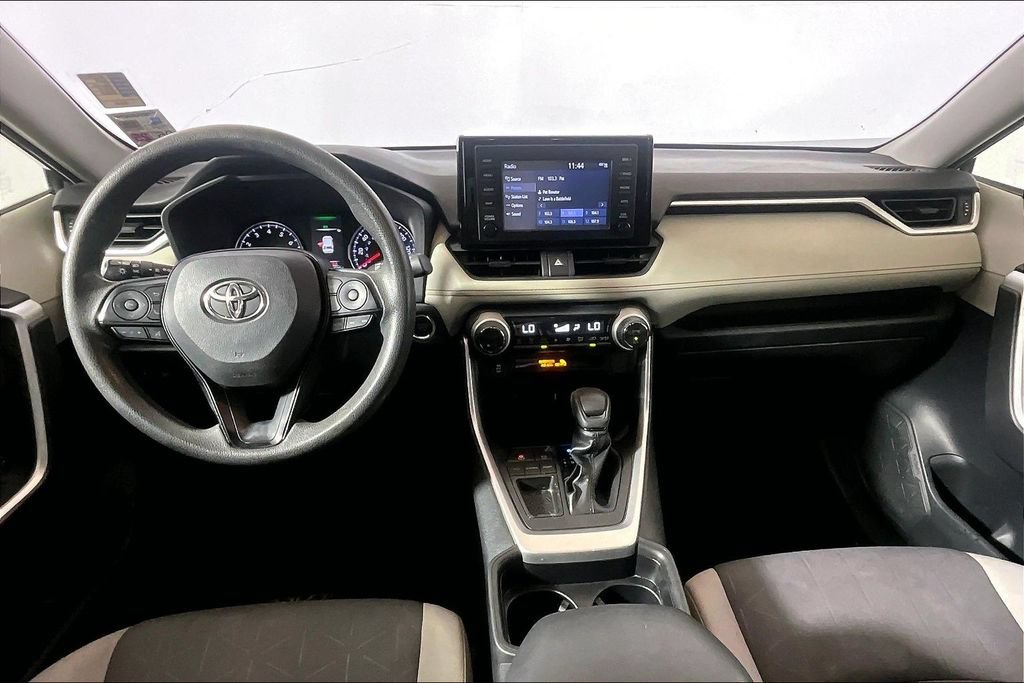 Used 2019 Toyota RAV4 XLE FWD image 11