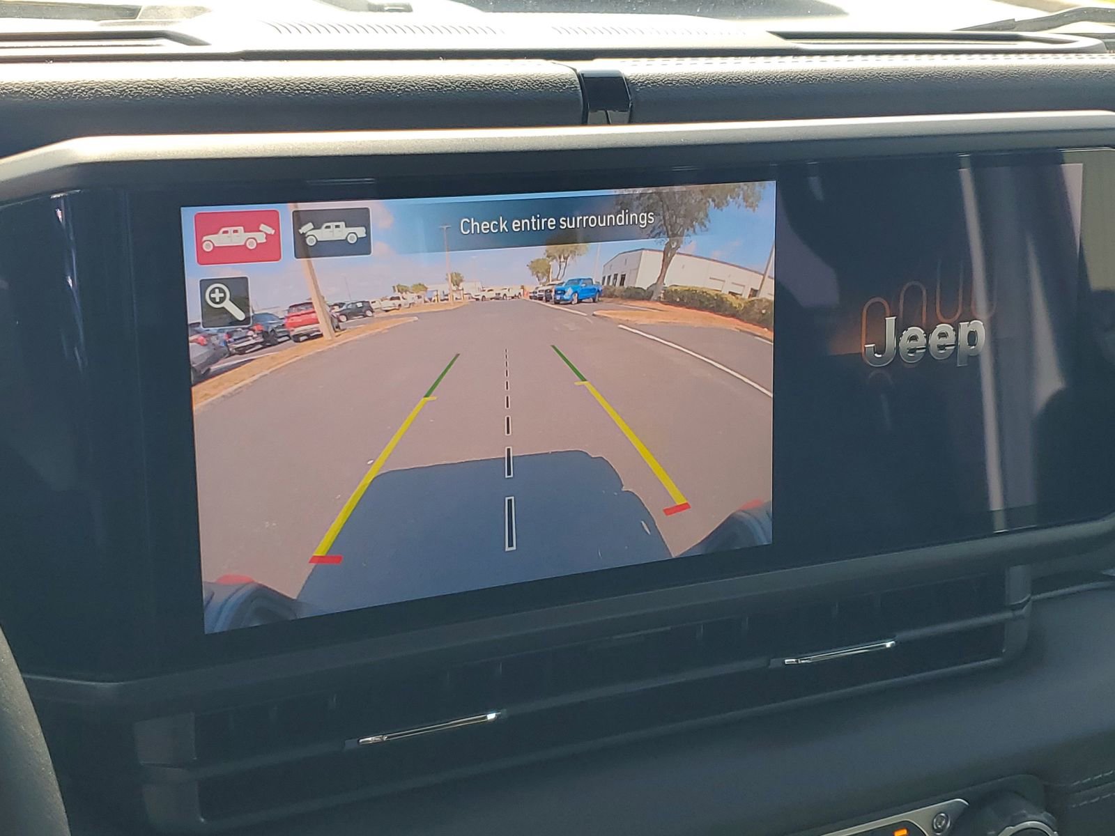 Used 2025 Jeep Gladiator Mojave AWD/4WD image 23