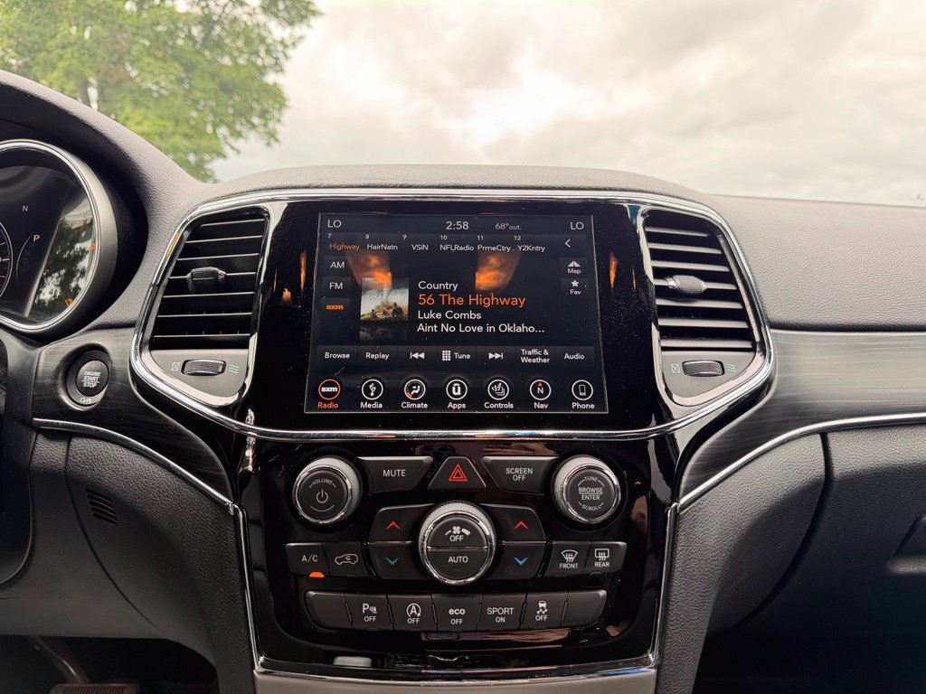 Used 2019 Jeep Grand Cherokee Limited AWD/4WD image 16