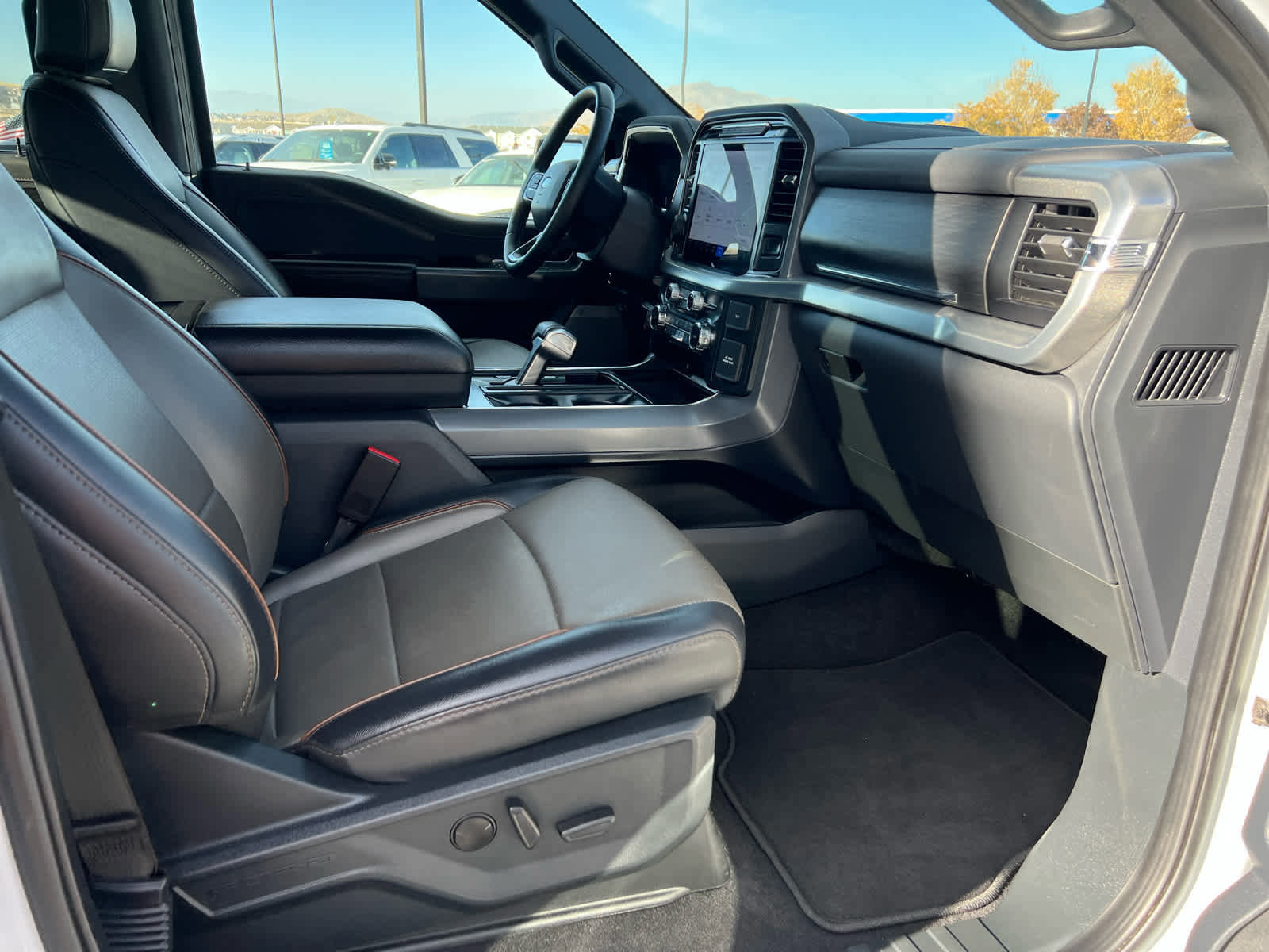 Certified 2025 Ford F150 Lariat w/ FX4 Off-Road Package image 19