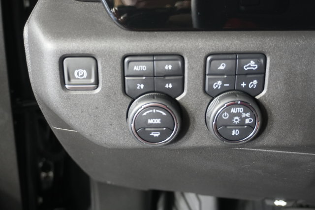 Used 2023 Chevrolet Silverado 1500 LT Trail Boss w/ LT Trail Boss Premium Package AWD/4WD image 22