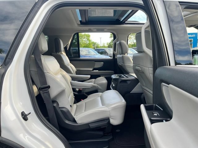 Certified 2025 Ford Expedition Active AWD/4WD image 31