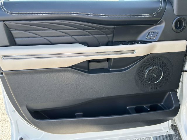 Certified 2023 Ford Expedition Platinum RWD image 17