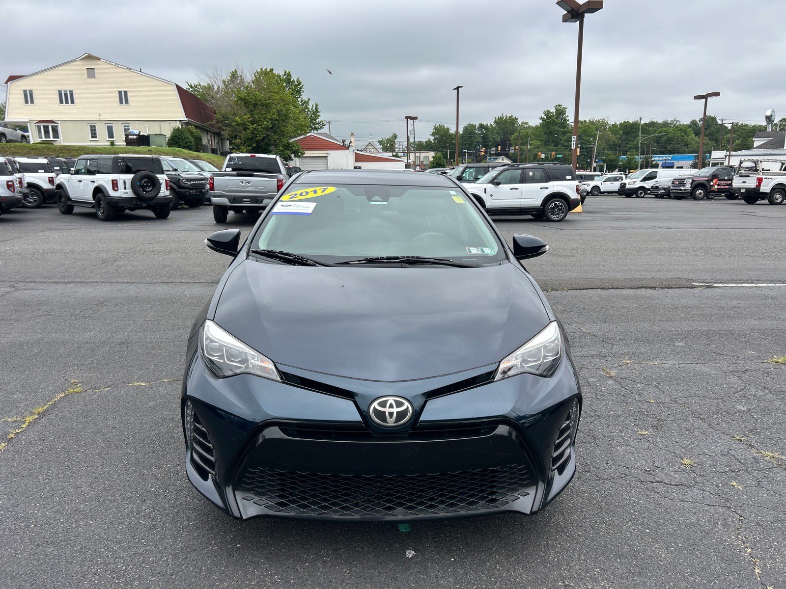 Used 2017 Toyota Corolla SE w/ Carpet Mat Package (TMS) FWD image 19