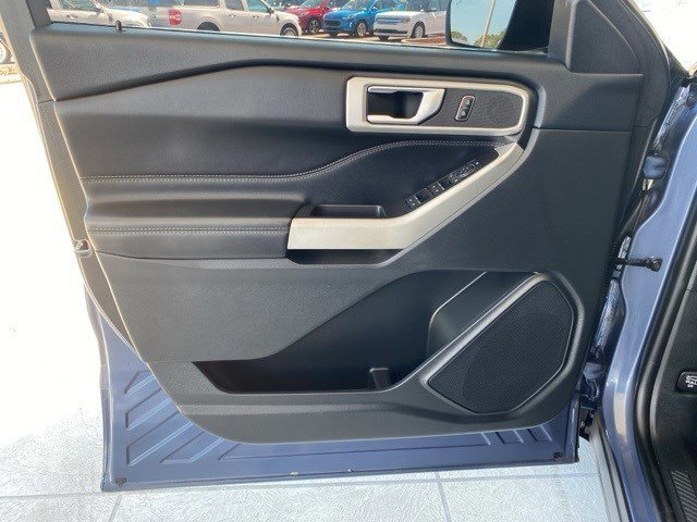 Certified 2021 Ford Explorer XLT w/ Equipment Group 202A image 7