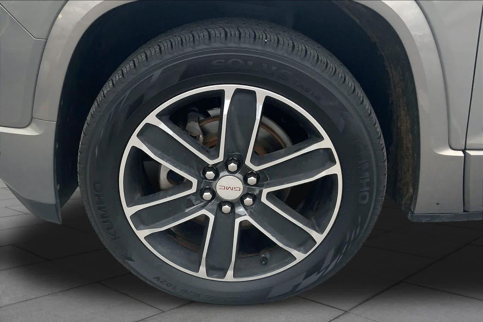 Used 2019 GMC Acadia Denali FWD image 10