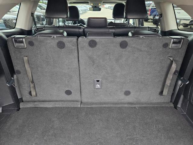 Used 2021 Toyota Highlander XLE FWD image 13