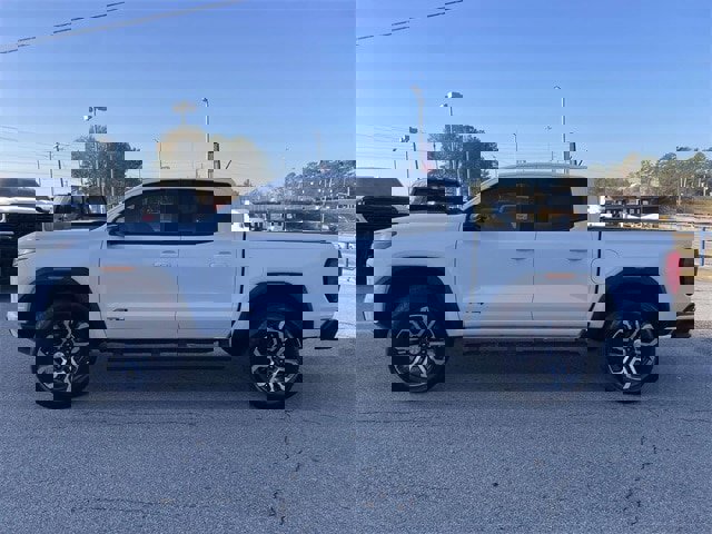 Used 2023 GMC Canyon AT4 w/ Technology Package image 28