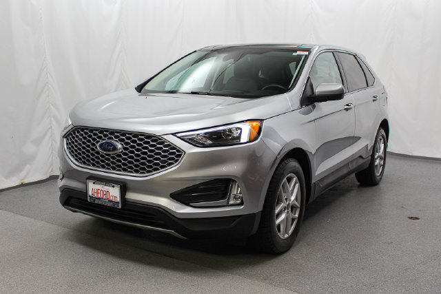 Certified 2024 Ford Edge SEL w/ Convenience Package AWD/4WD image 4