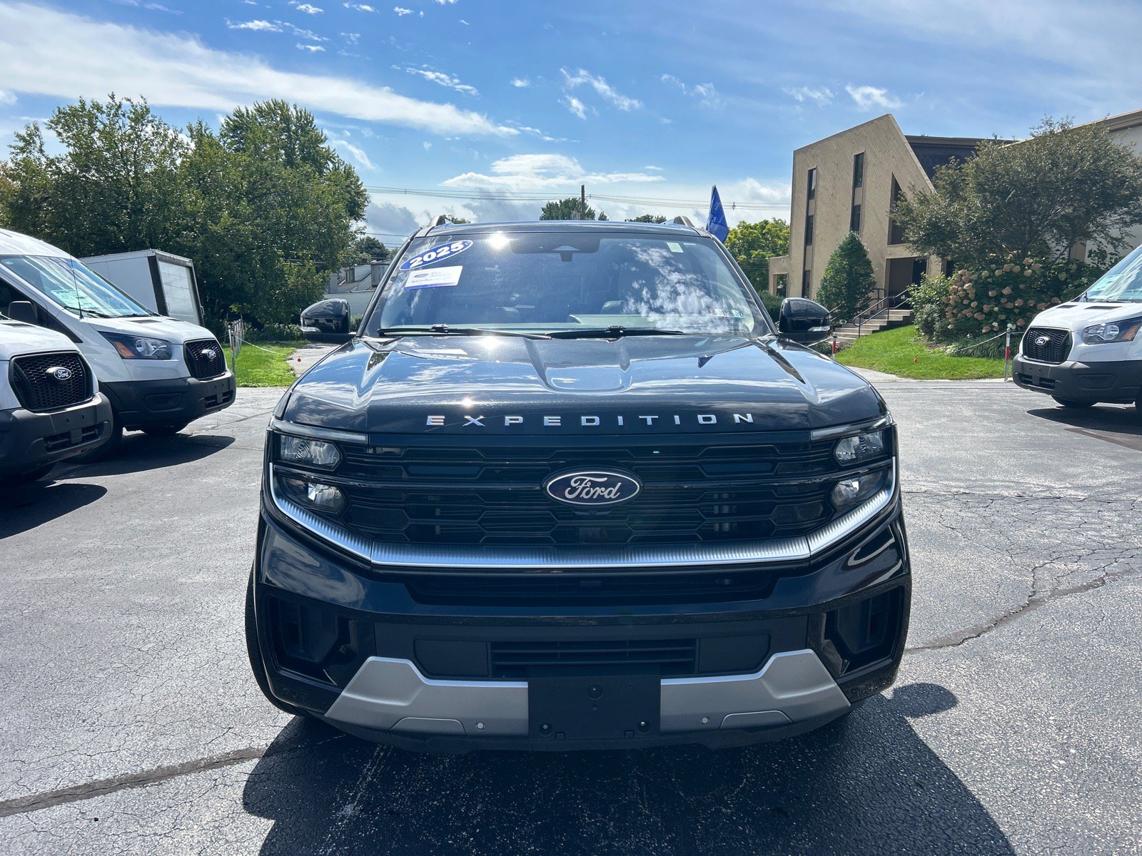 Certified 2025 Ford Expedition Max Platinum AWD/4WD image 2