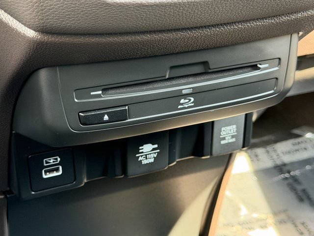 Used 2023 Honda Odyssey Elite image 23