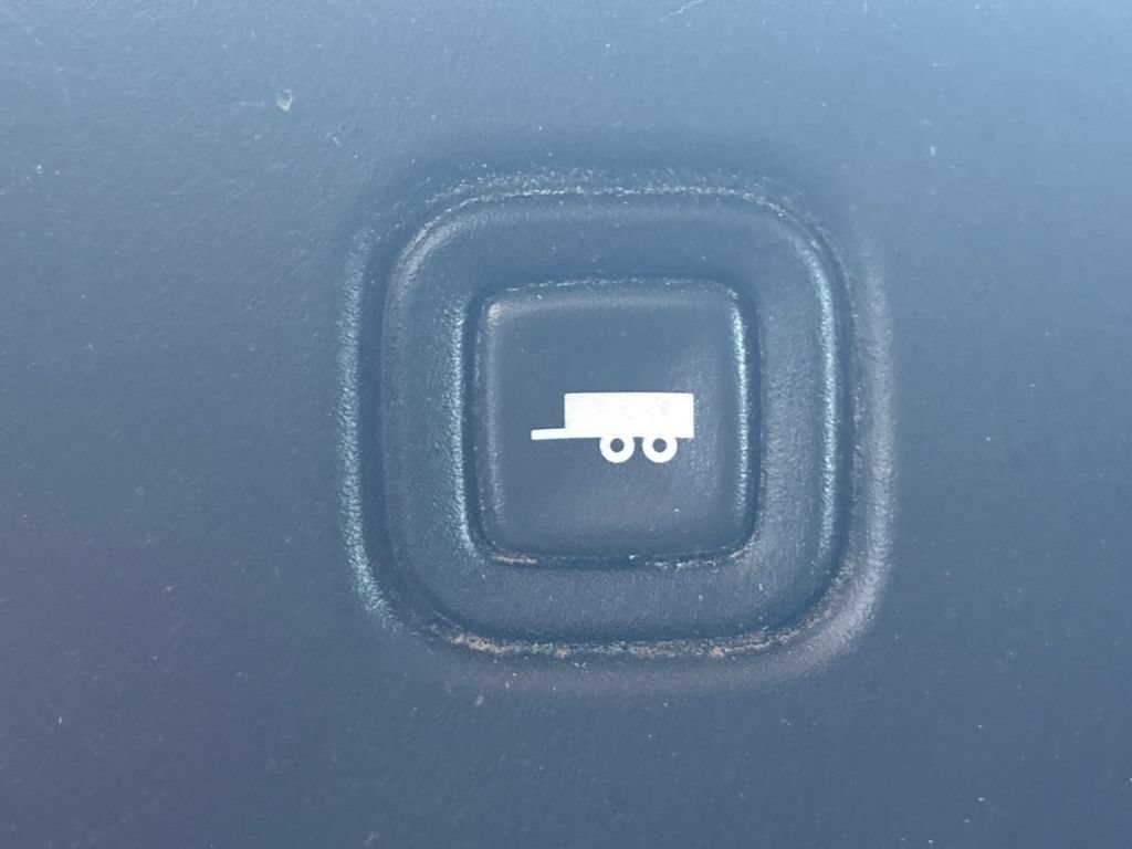 Used 2023 Chevrolet Express 2500 w/ Driver Convenience Package RWD image 9
