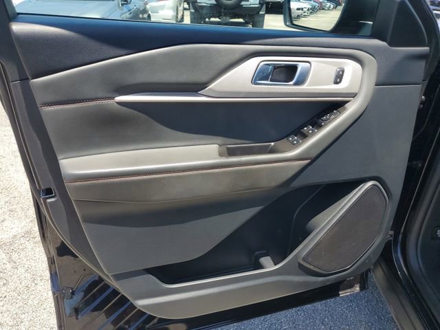 Certified 2025 Ford Explorer Active RWD image 19