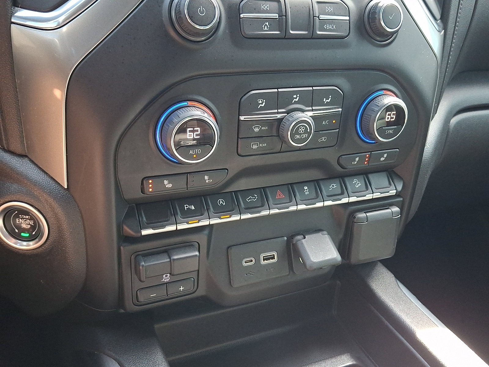 Used 2021 Chevrolet Silverado 1500 LT Trail Boss w/ Convenience Package II AWD/4WD image 19