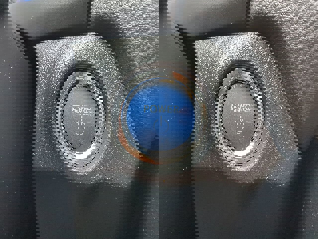 Used 2022 Toyota RAV4 SE w/ Convenience Package image 26