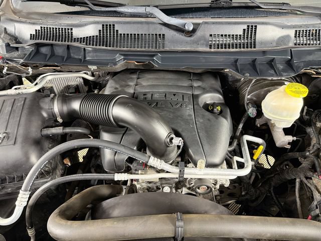 Used 2017 RAM 1500 Express RWD image 28