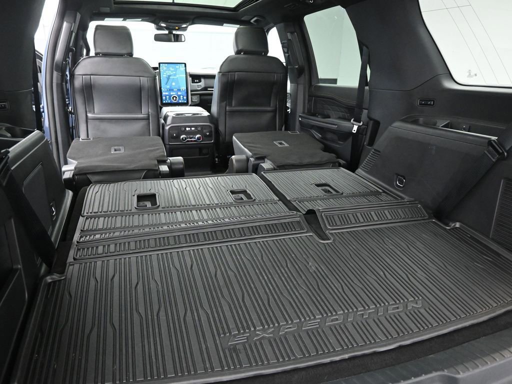 Certified 2023 Ford Expedition Platinum image 38