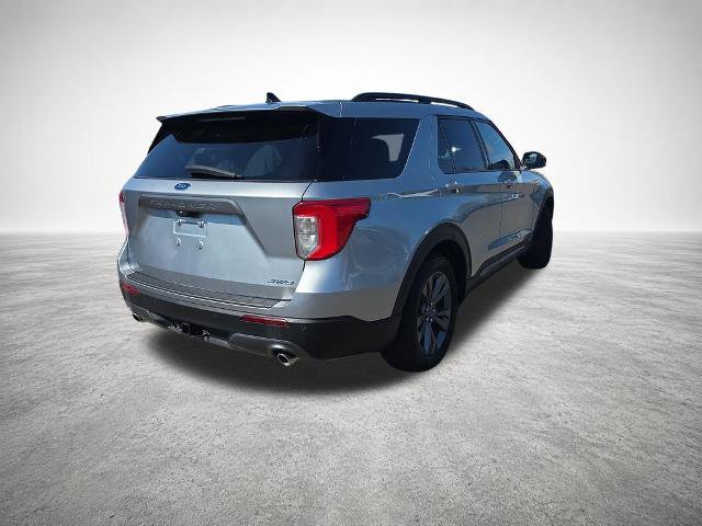Certified 2022 Ford Explorer XLT w/ Equipment Group 202A AWD/4WD image 8